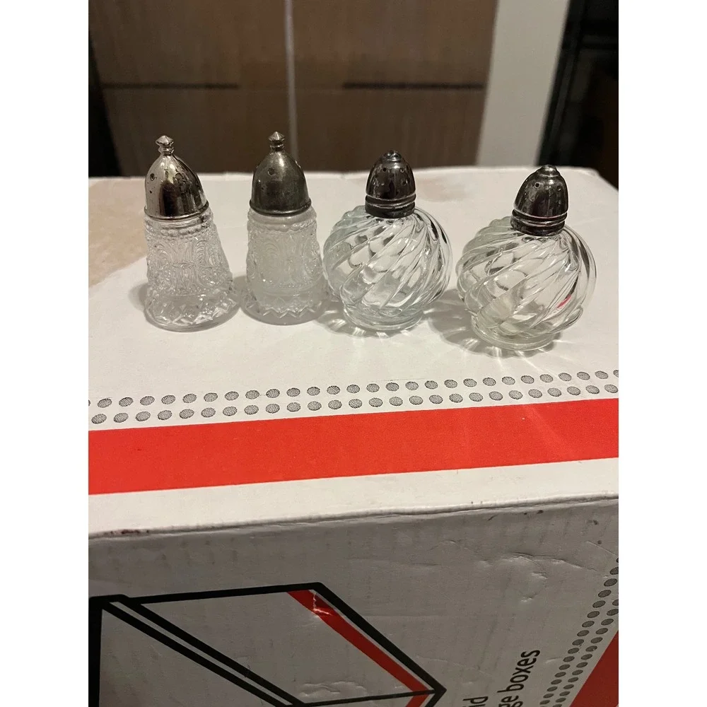 Vintage Glass Salt Pepper Shakers Set Silver Tone‎ Metal Caps Ornate Etched